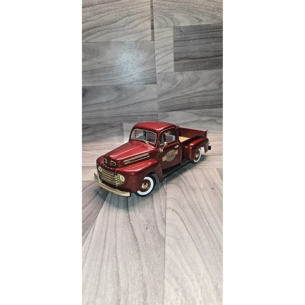 Road Legends 1:18 Scale 1948 F-1 Pick Up 50 Year Anniversary 92219